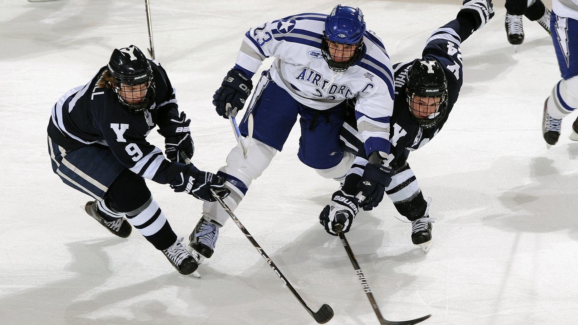 皇家社会2-0取胜比利亚雷亚尔，奥亚萨瓦尔连续建功，皇家社会vs奥萨苏纳比分